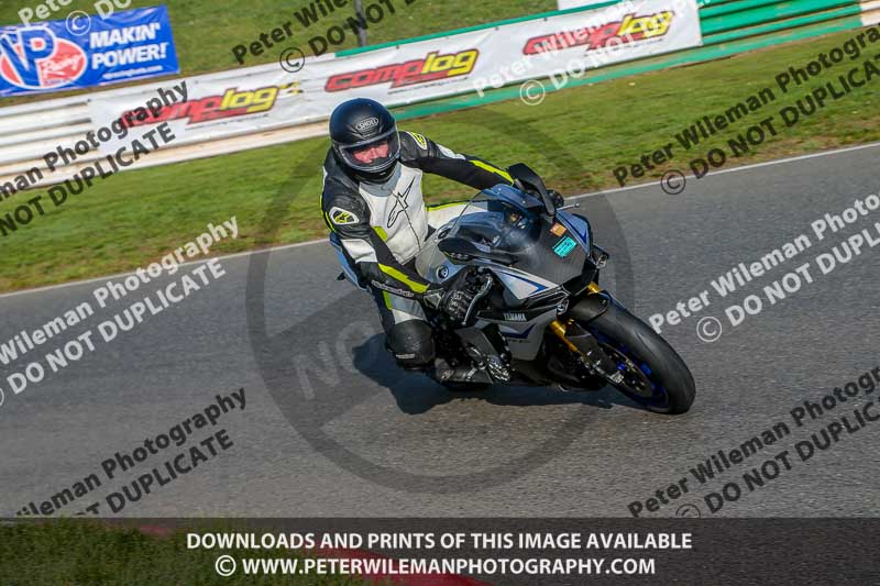 PJM Wedding Photography;enduro digital images;event digital images;eventdigitalimages;mallory park;mallory park photographs;mallory park trackday;mallory park trackday photographs;no limits trackdays;peter wileman photography;racing digital images;trackday digital images;trackday photos